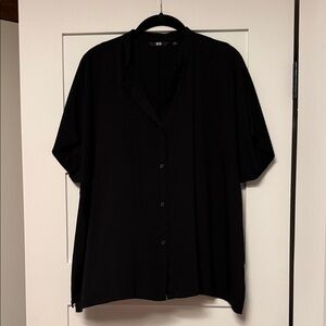 Uniqlo Black Button-Up Shirt